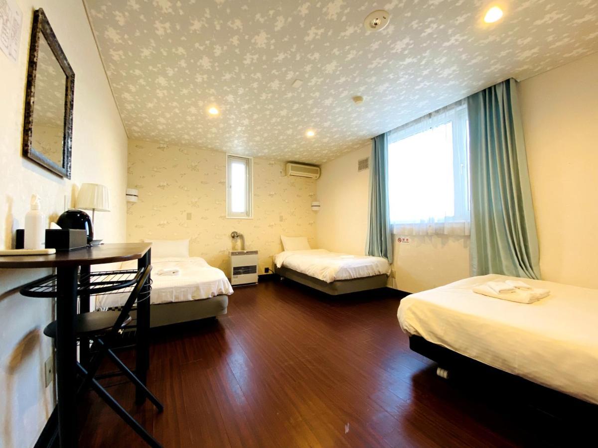 Petit Hotel Melon Nakafurano Buitenkant foto