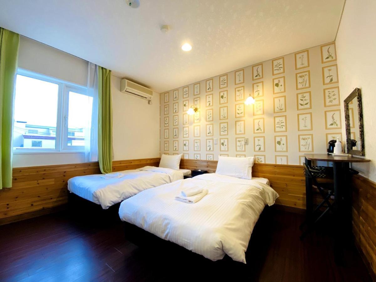 Petit Hotel Melon Nakafurano Buitenkant foto