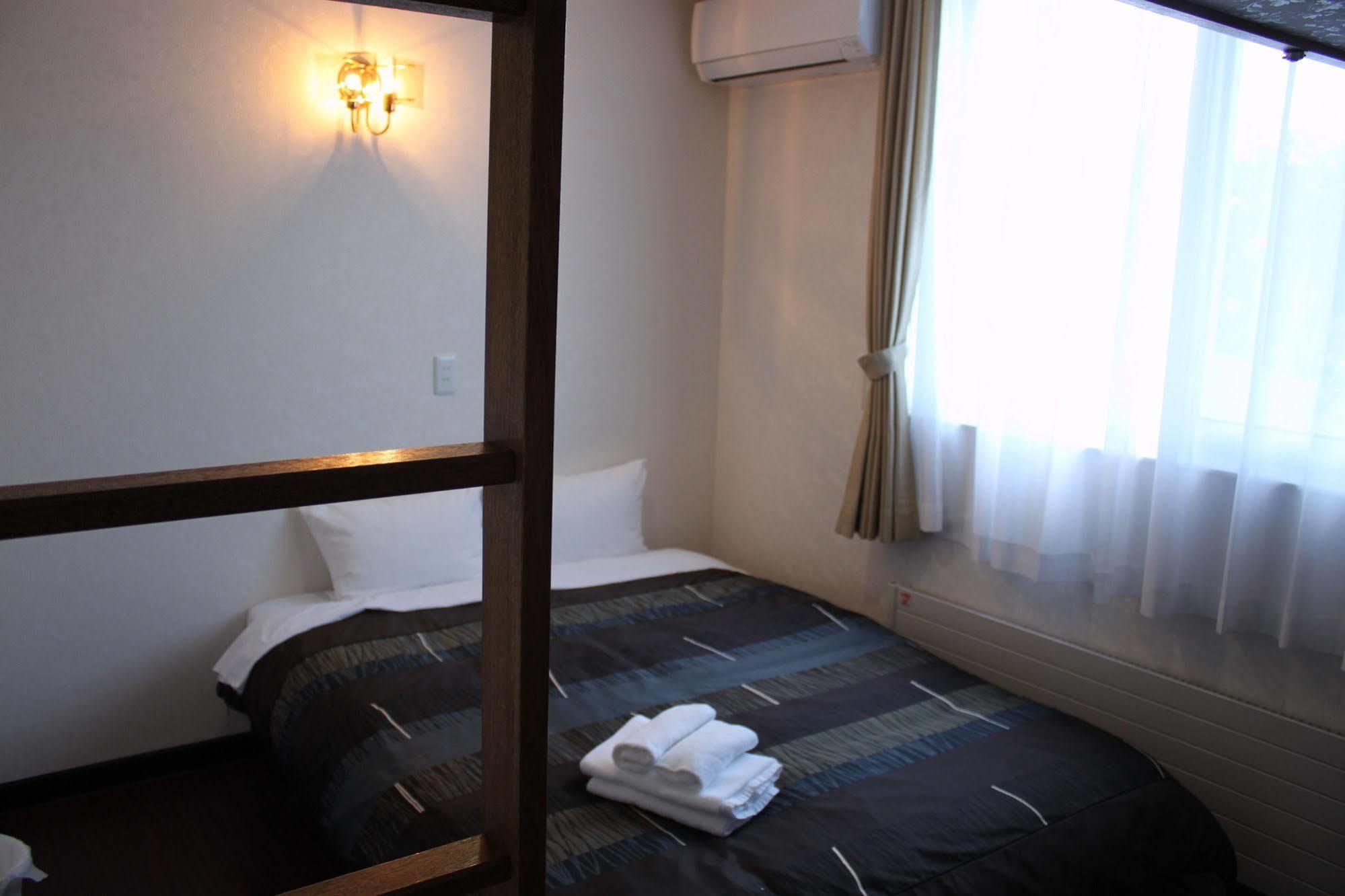 Petit Hotel Melon Nakafurano Buitenkant foto